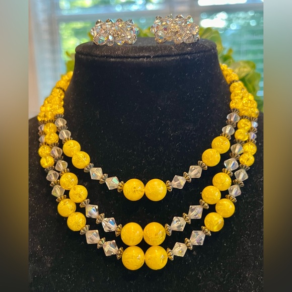 VINTAGE YELLOW AND AB NECKLACE AND CLIP ON EAR CLIMBERS-CRAZY CRYSTAL SET! - Picture 3 of 7